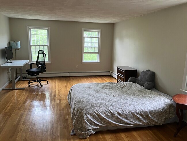 property at 5 Freeman Cir