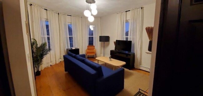 101 Calumet St in Boston, MA - Foto de edificio - Building Photo