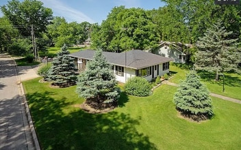 2617 Chevy Chase Dr in Joliet, IL - Building Photo - Building Photo