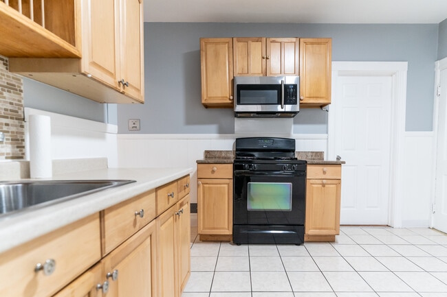 11 Saint Marks Rd, Unit 3 in Boston, MA - Building Photo - Building Photo
