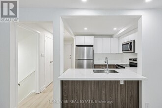 100 Liberty St N in Clarington, ON - Building Photo - Building Photo