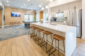 Axis at Lakeshore in Bridgewater, MA - Foto de edificio - Interior Photo
