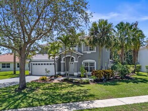 1527 S Club Dr in Wellington, FL - Building Photo - Building Photo
