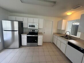 302 Sawmill Creek Ct in Ormond Beach, FL - Foto de edificio - Building Photo