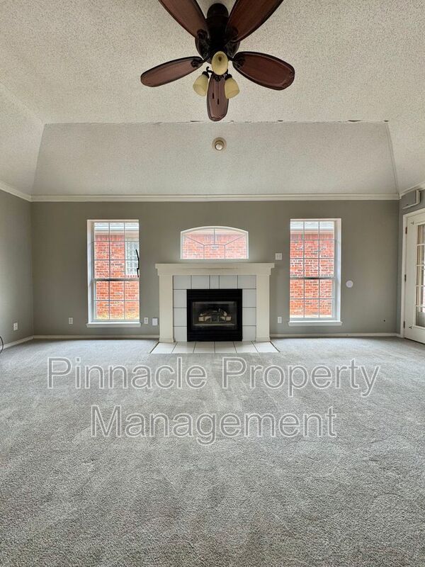 property at 10 Southridge Dr