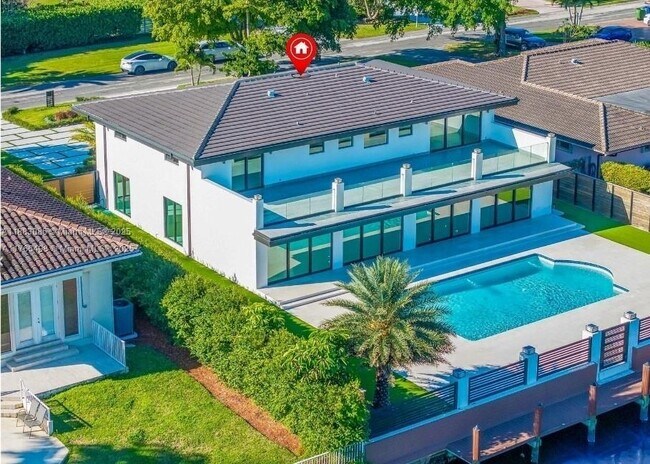406 Holiday Dr in Hallandale Beach, FL - Building Photo - Building Photo