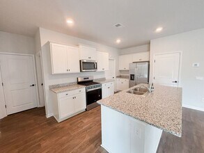 729 Long Blf Rd in Summerville, SC - Building Photo - Building Photo