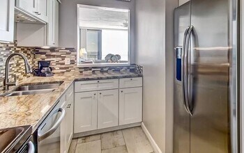 601 1st St S, Unit 2C in Jacksonville Beach, FL - Building Photo - Building Photo