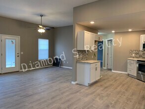 2733 W Colton Ave in Ozark, MO - Building Photo - Building Photo