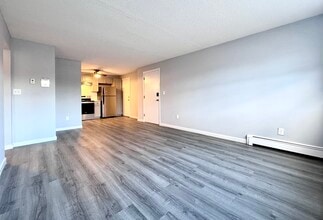 132 North St, Unit #1 in Newton, MA - Building Photo - Building Photo