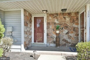 2205 Ash Grove Rd in Ambler, PA - Building Photo