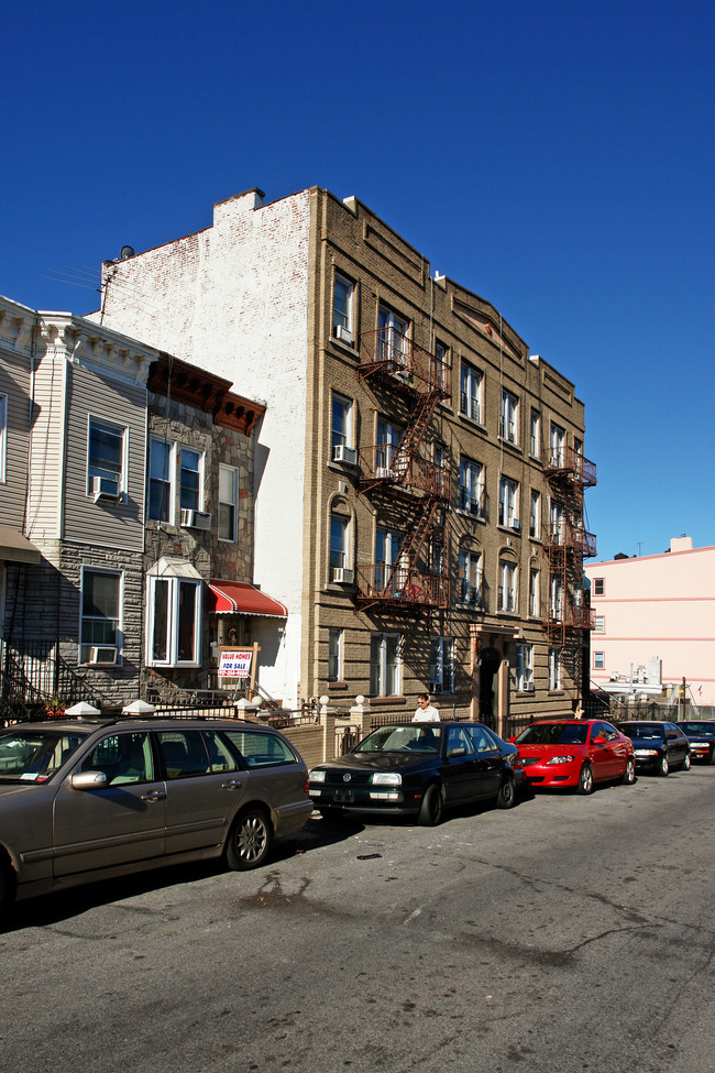 260 19th St in Brooklyn, NY - Foto de edificio - Building Photo