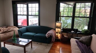 1260 W Devon Ave in Chicago, IL - Building Photo