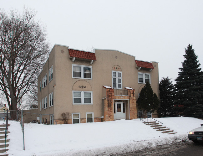 4214 Fremont Ave N in Minneapolis, MN - Building Photo - Building Photo