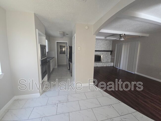 2900 Laramie St in Irving, TX - Building Photo - Building Photo