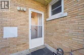 18 Cambridge Ave in Kitchener, ON - Building Photo - Building Photo