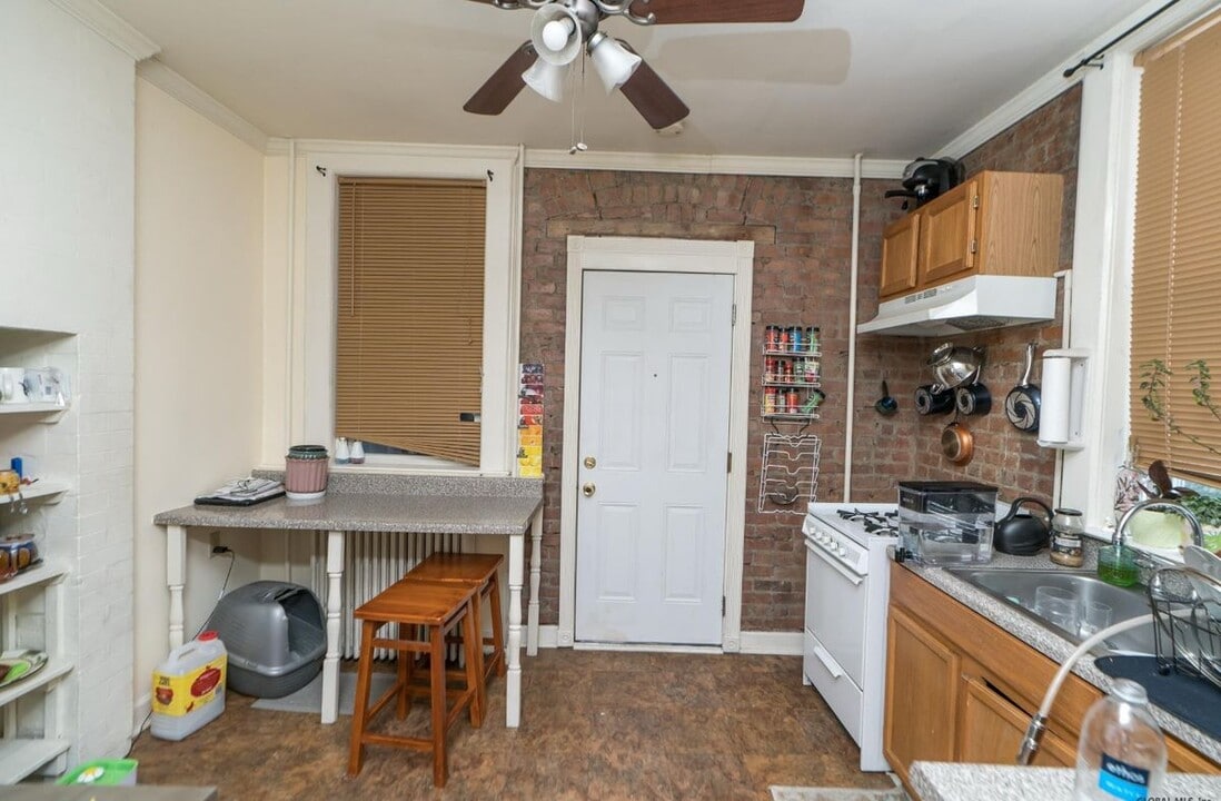 359 Hamilton St in Albany, NY - Building Photo