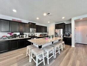 264 Blenheim Ct in Hollister, CA - Building Photo - Building Photo