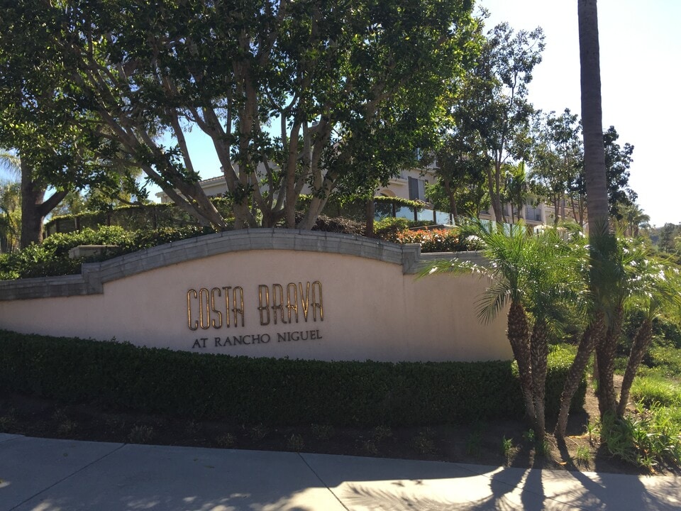 24545 El Alicante in Laguna Niguel, CA - Building Photo