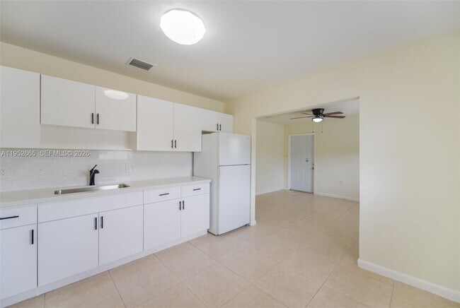 6320 NW 1st Pl in Miami, FL - Building Photo - Building Photo