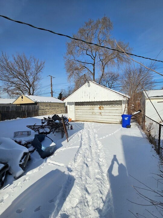 16307 Eastburn St in Detroit, MI - Building Photo