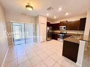 9718 Mulberry Marsh Ln in Sun City Center, FL - Building Photo - Building Photo