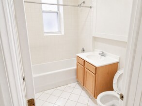 2239 N Western Ave, Unit 1R in Chicago, IL - Building Photo - Building Photo