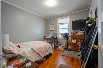 18 Newcastle Rd, Unit 1 in Boston, MA - Foto de edificio - Building Photo