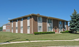 8816 Buckingham Dr Apartments