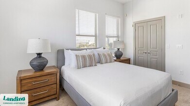 5005 Galleria Dr in Farmers Branch, TX - Foto de edificio - Building Photo