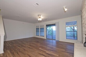 1922 Holly Hill Dr in Austin, TX - Building Photo - Building Photo