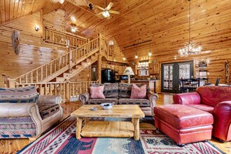3905 Fern Brook Way in Sevierville, TN - Building Photo - Building Photo