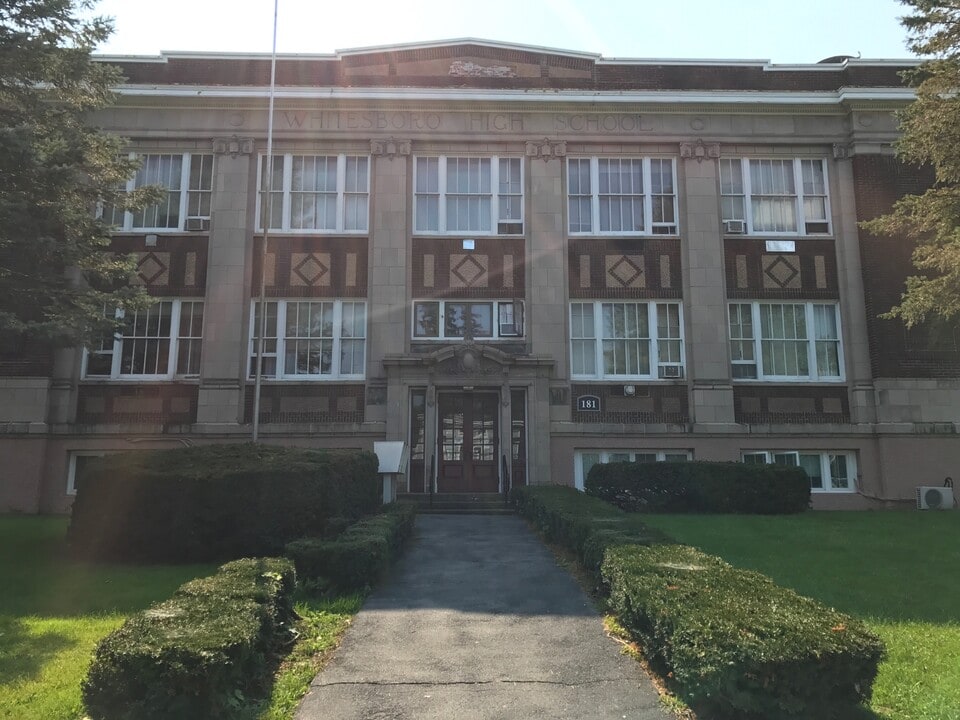 181 Main St in Whitesboro, NY - Foto de edificio