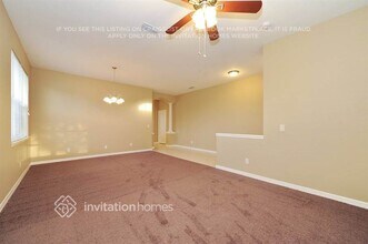 5015 Lakehurst Ct in Palmetto, FL - Foto de edificio - Building Photo