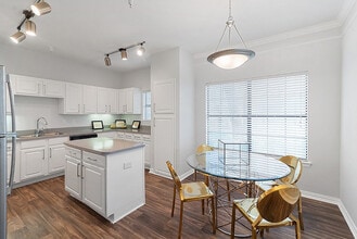 Providence in the Park in Arlington, TX - Building Photo - Building Photo