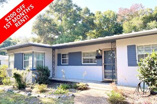 32 Bay Dr NE in Fort Walton Beach, FL - Building Photo