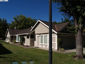 647 Doral Dr in Danville, CA - Building Photo - Building Photo
