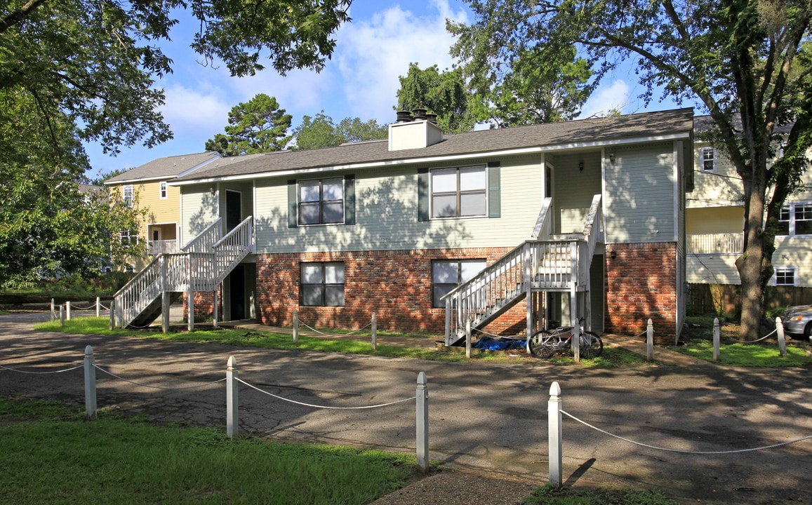 Bella Vista in Tallahassee, FL - Building Photo