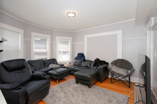 287 Medford St in Somerville, MA - Building Photo - Building Photo