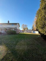 2703 Cumming Ave in Superior, WI - Building Photo