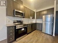 3265-3265 Carding Mill Trail in Oakville, ON - Building Photo - Building Photo