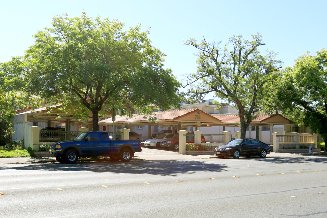 Cefalu Court in Santa Rosa, CA - Building Photo