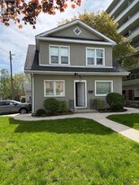 29 Mountain Ave S in Hamilton, ON - Building Photo