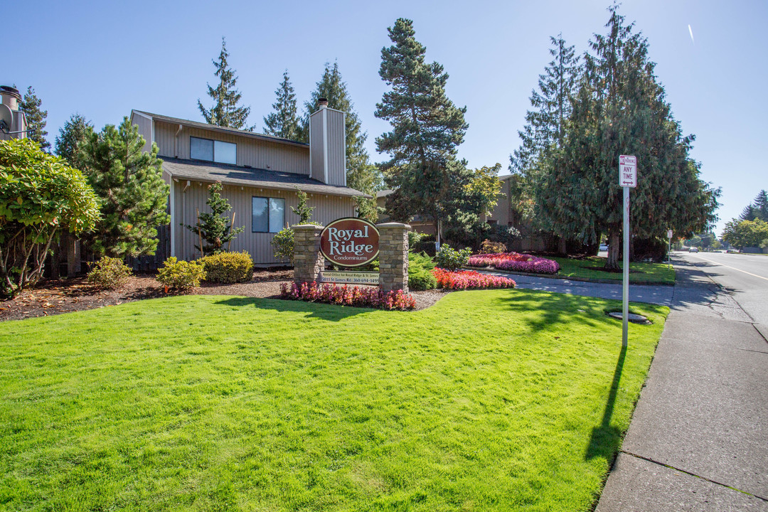 Royal Ridge Condominiums in Vancouver, WA - Building Photo