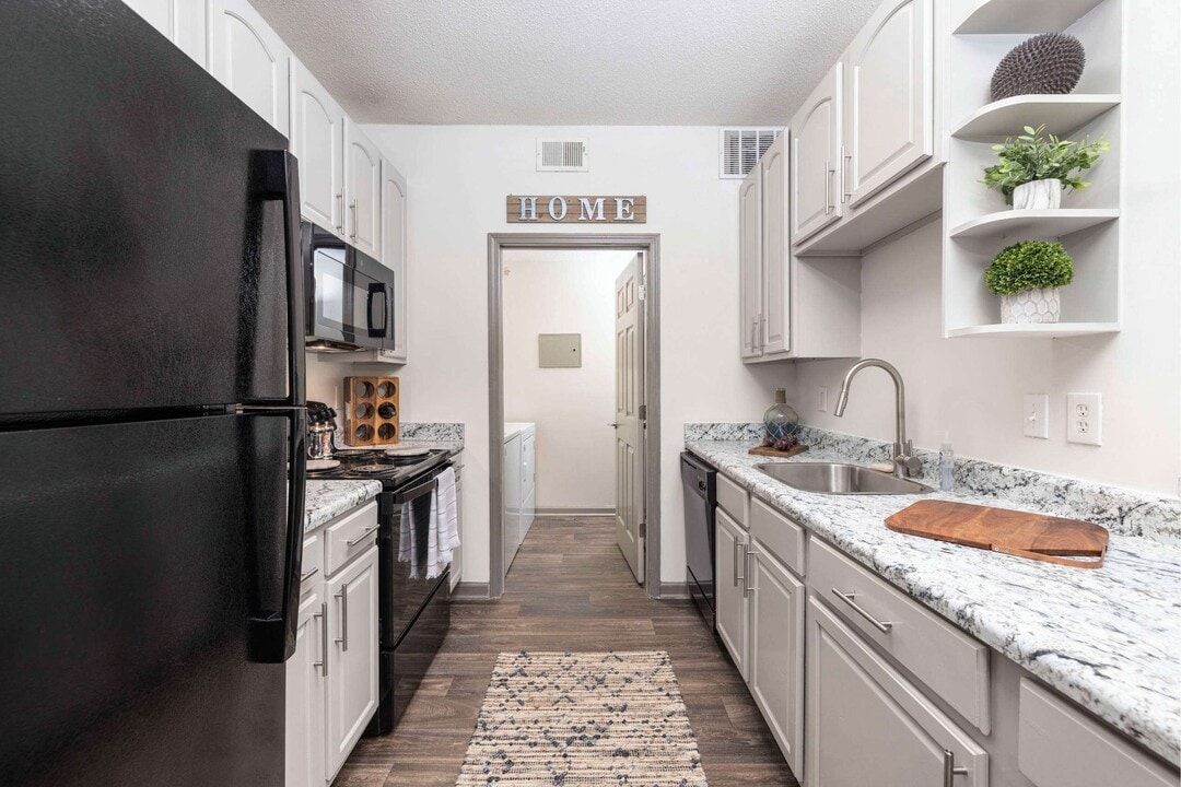 Palms at Chatham in Savannah, GA - Building Photo