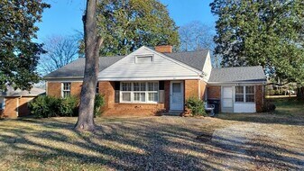 2924 Mere Dr in Columbia, TN - Building Photo