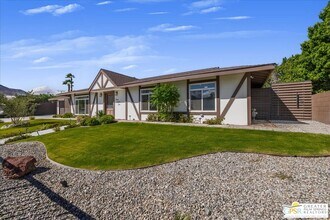372 E Molino Rd in Palm Springs, CA - Building Photo - Building Photo
