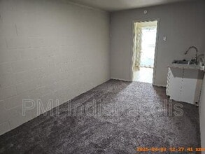 121 W William Dr in Brownsburg, IN - Building Photo - Building Photo