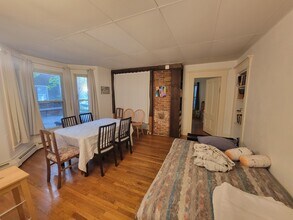 148 Allston St in Cambridge, MA - Foto de edificio - Building Photo