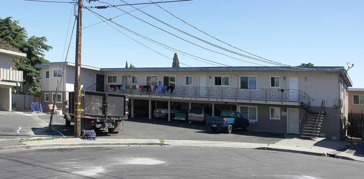 1650 Frisbie Ct in Concord, CA - Building Photo